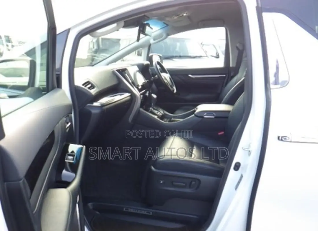 Toyota Vellfire 2019 Off white