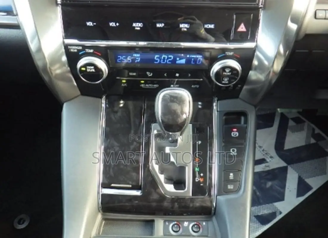 Toyota Vellfire 2019 Off white