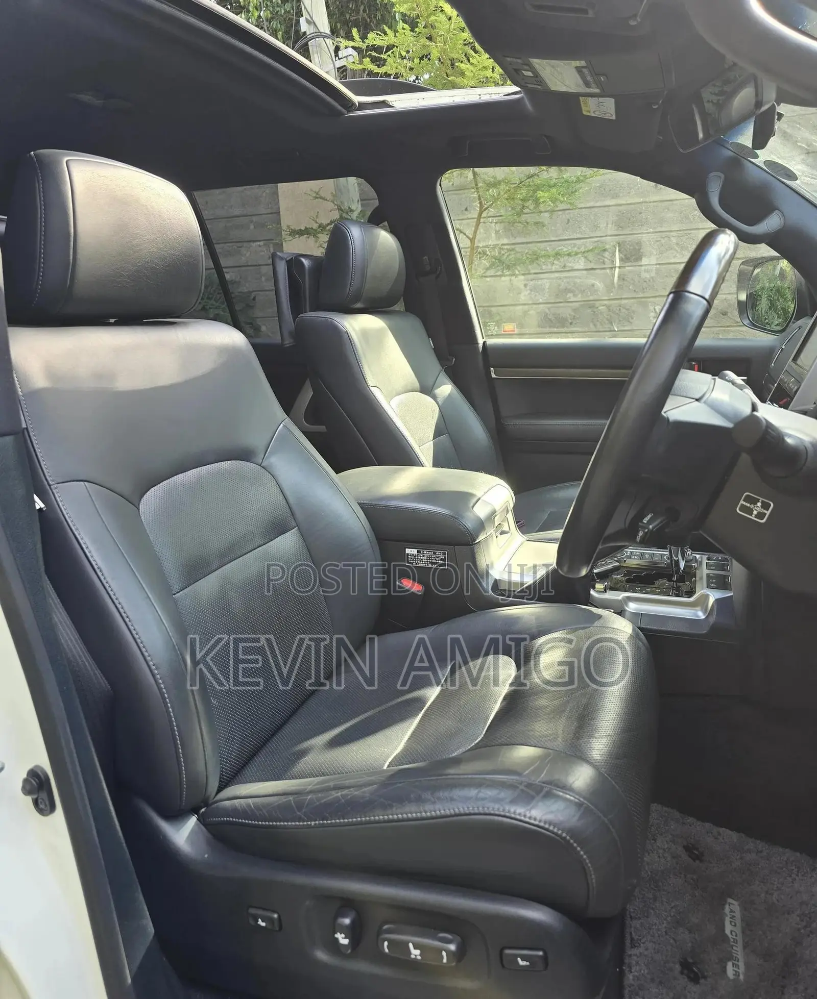 Toyota Land Cruiser 4.6 V8 ZX 2019 White