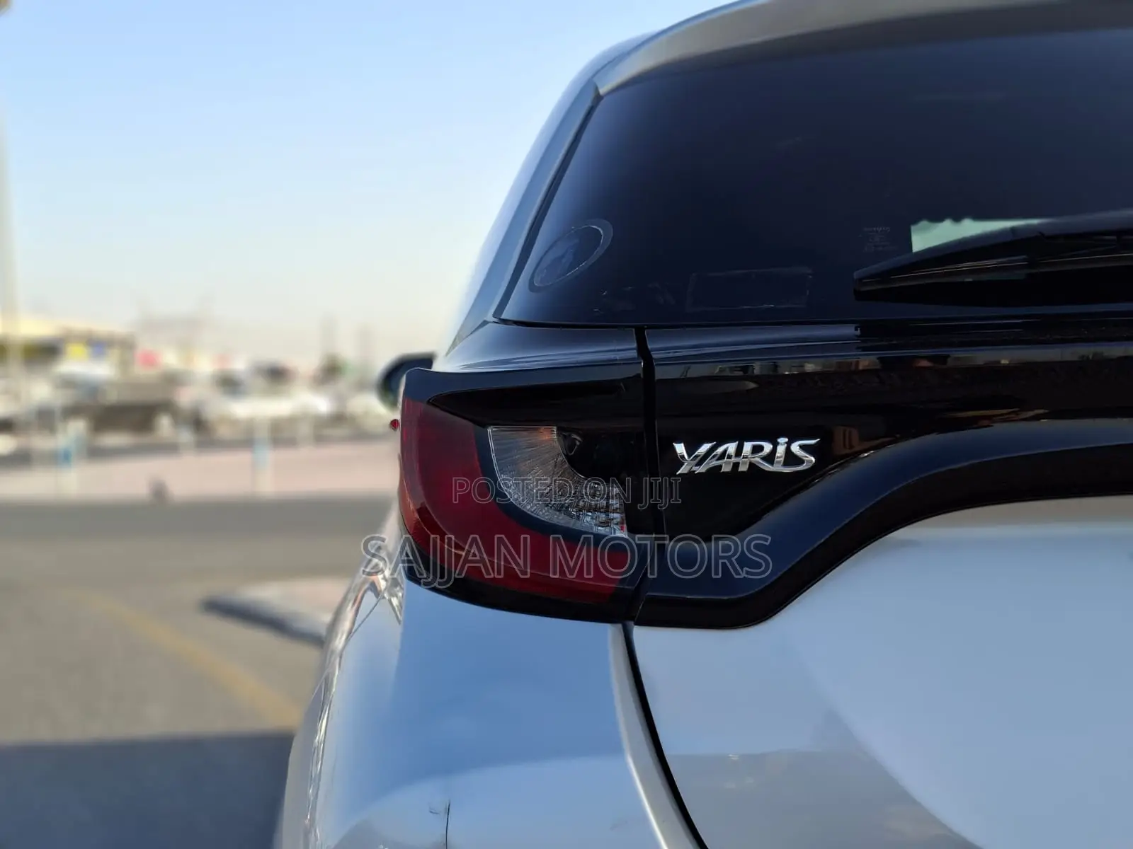 Toyota Yaris 1.5 Sedan L 2020 Silver