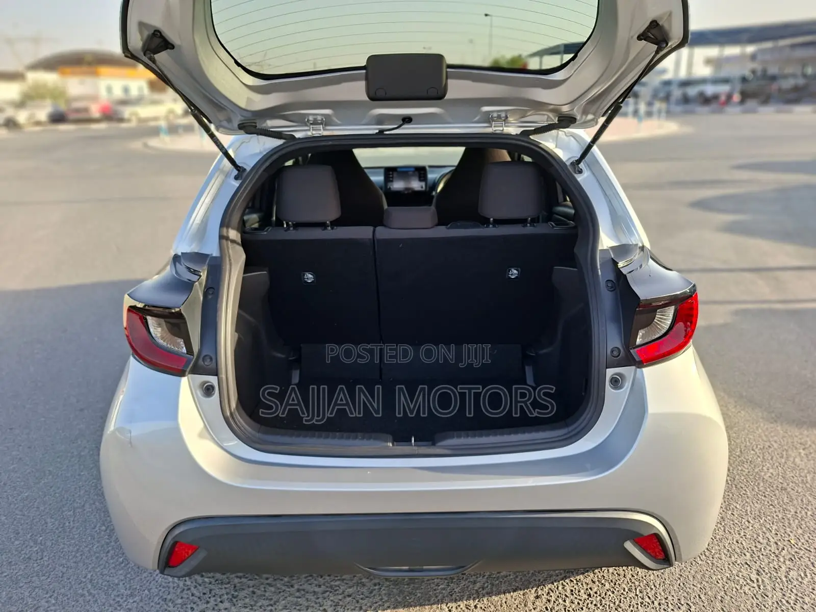 Toyota Yaris 1.5 Sedan L 2020 Silver