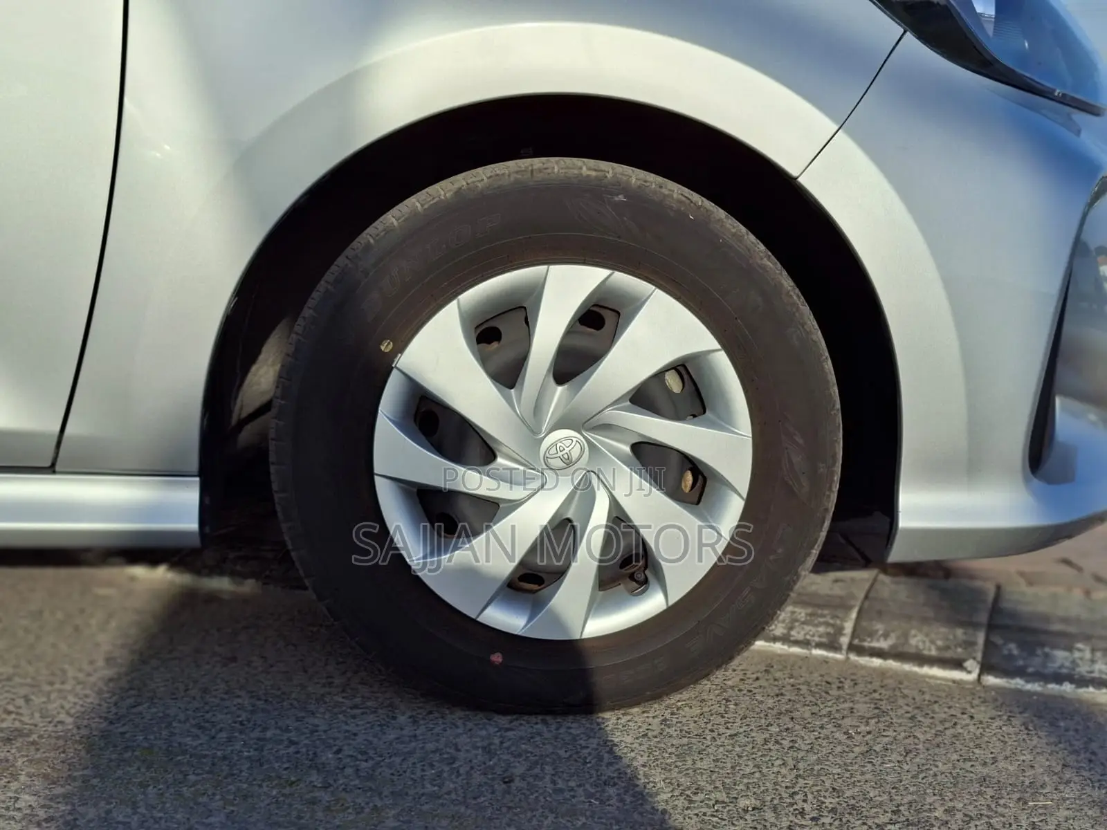 Toyota Yaris 1.5 Sedan L 2020 Silver