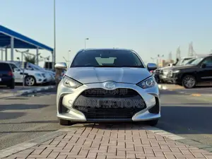 Toyota Yaris 1.5 Sedan L 2020 Silver