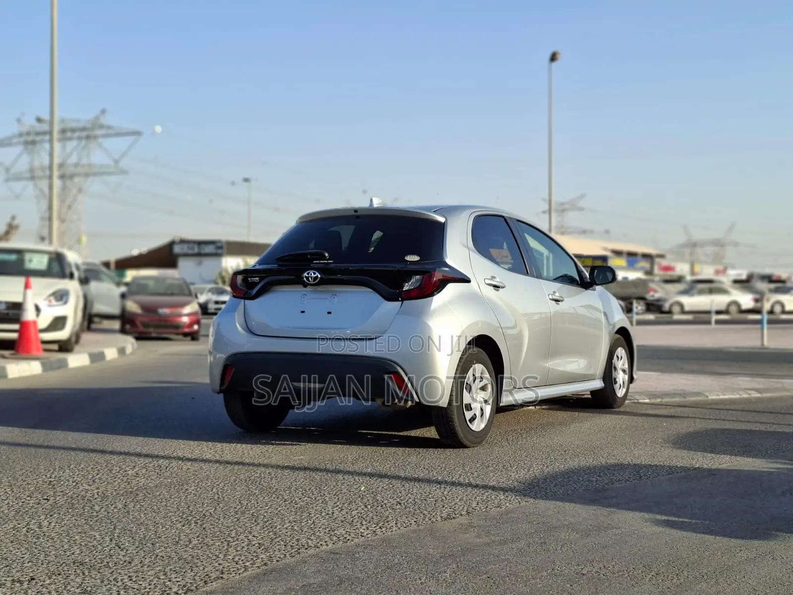 Toyota Yaris 1.5 Sedan L 2020 Silver