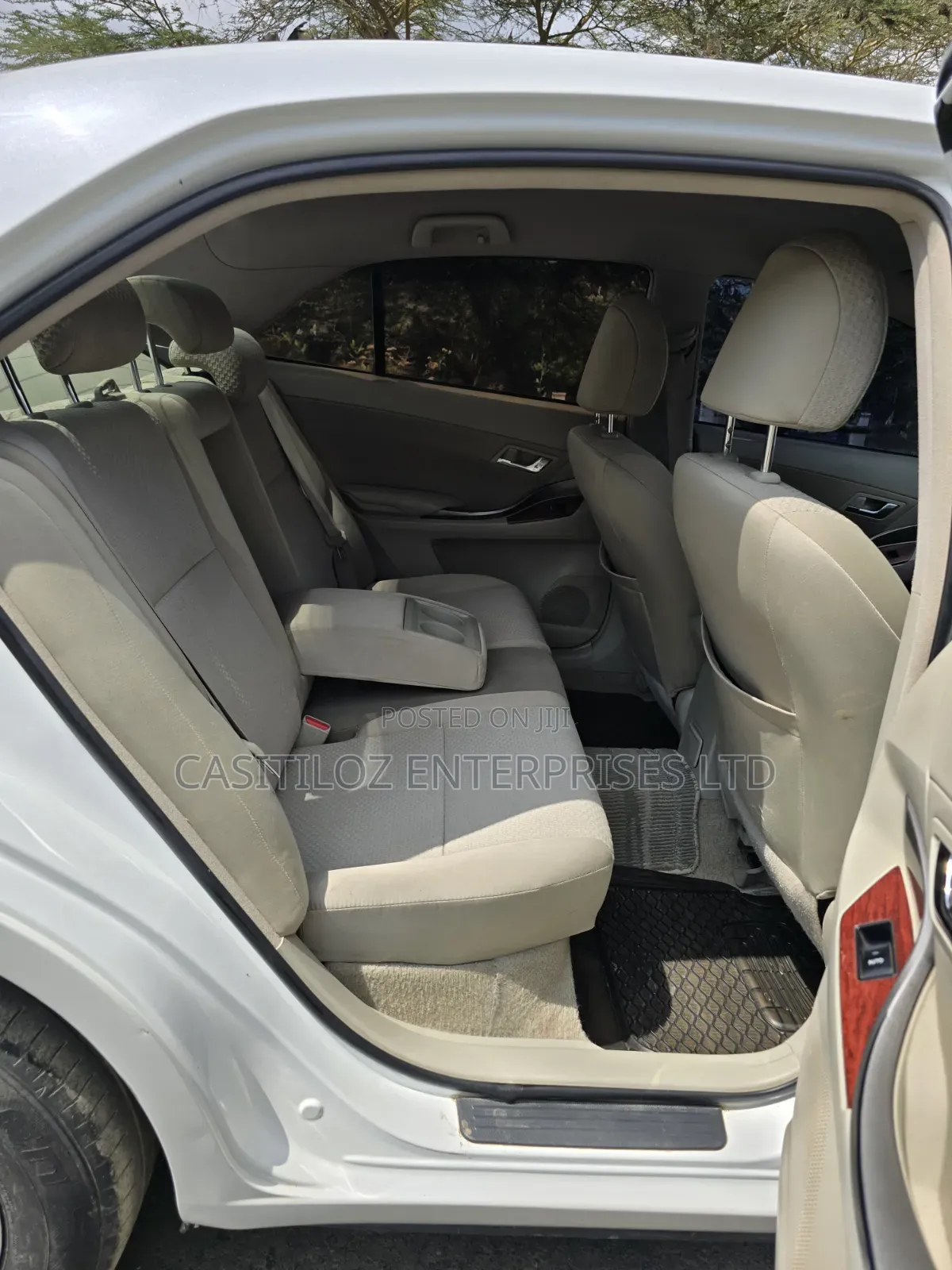Toyota Premio 2010 White