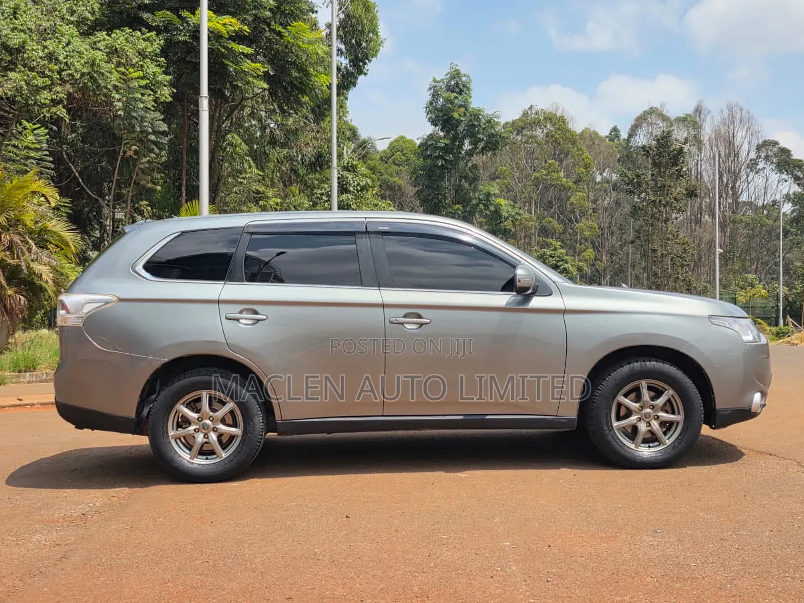 Mitsubishi Outlander 2012 Silver