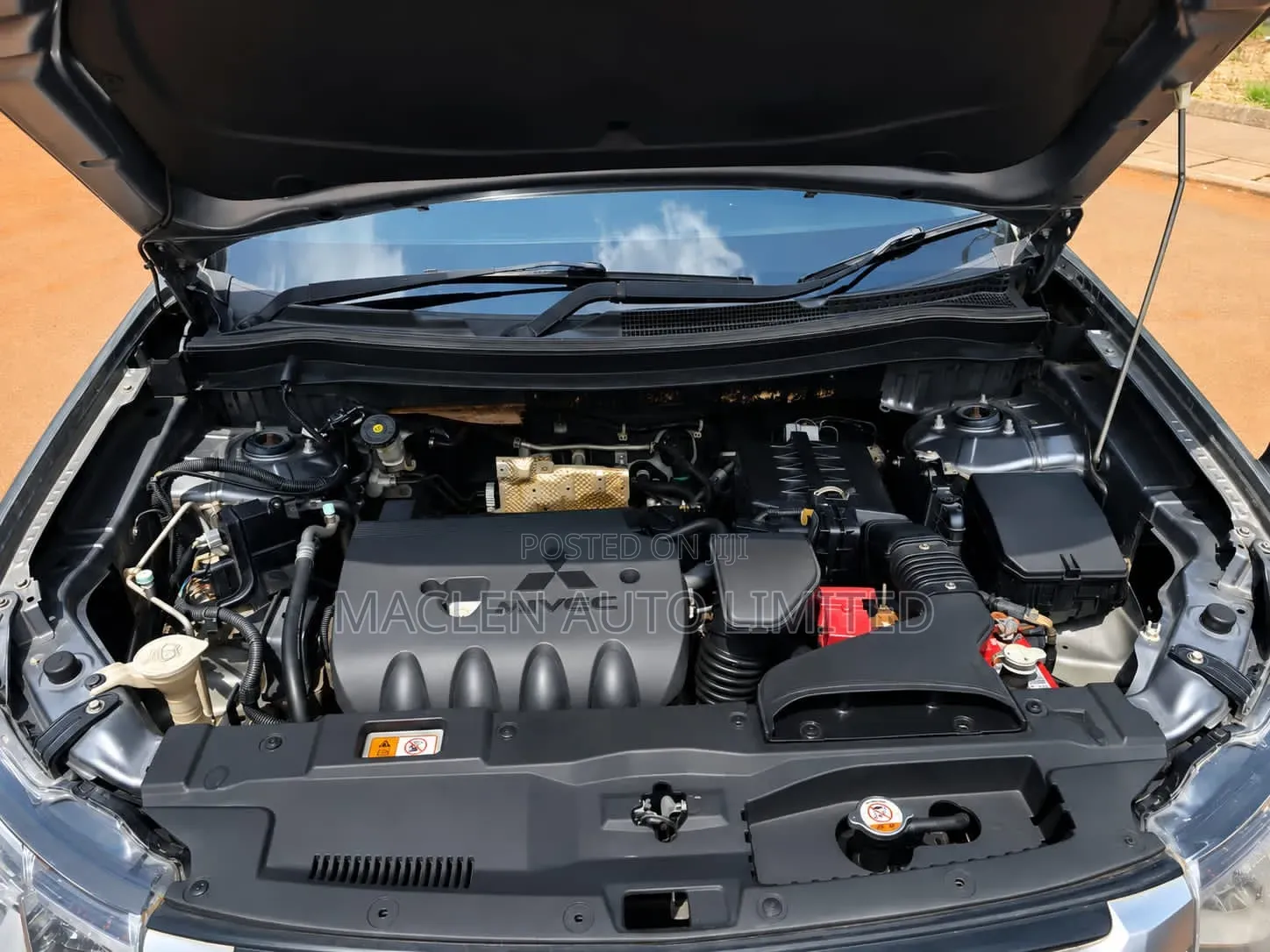 Mitsubishi Outlander 2012 Silver