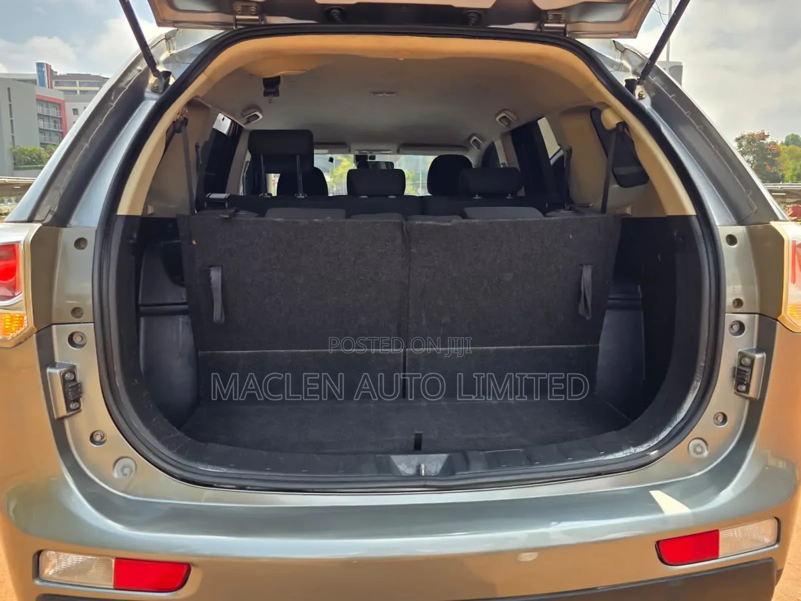 Mitsubishi Outlander 2012 Silver