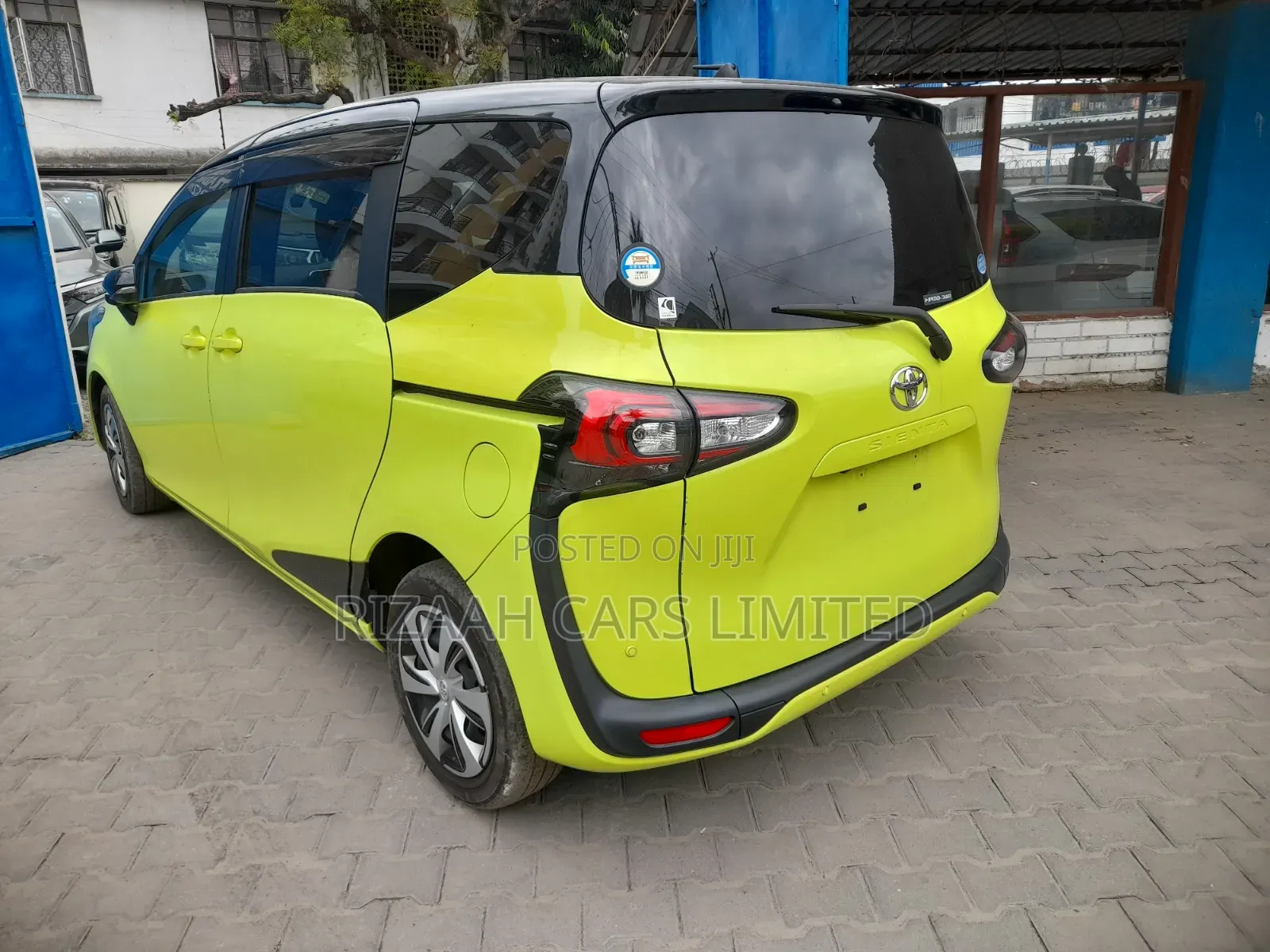 Toyota Sienta 2019 Yellow