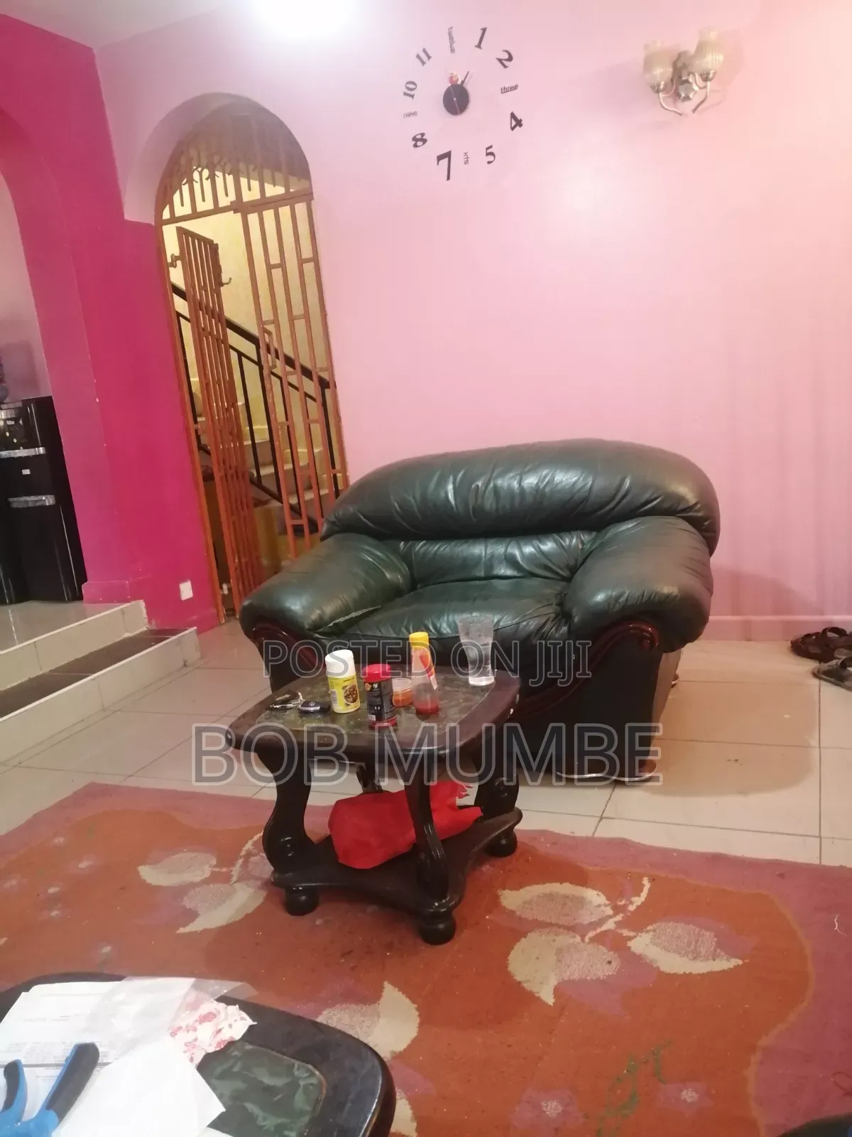 6 Seated Seater Leather Seats
