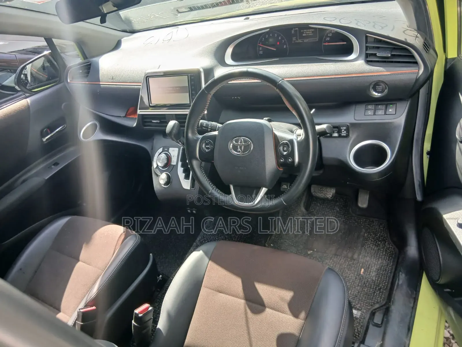 Toyota Sienta 2019 Yellow