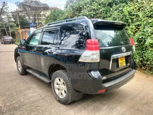 Toyota Land Cruiser Prado 2012 Black