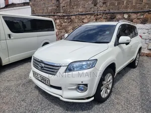 Toyota Vanguard 2009 White