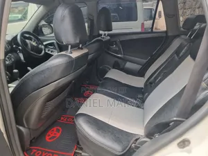 Toyota Vanguard 2009 White