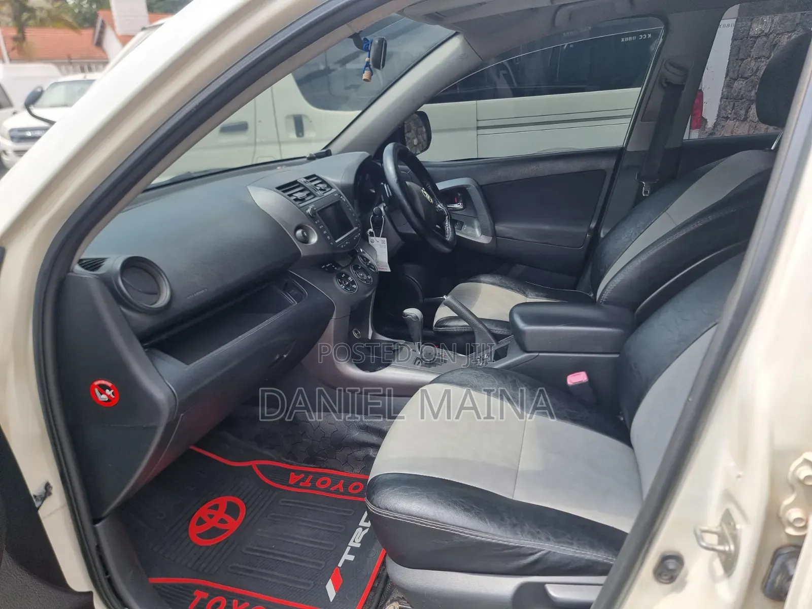 Toyota Vanguard 2009 White