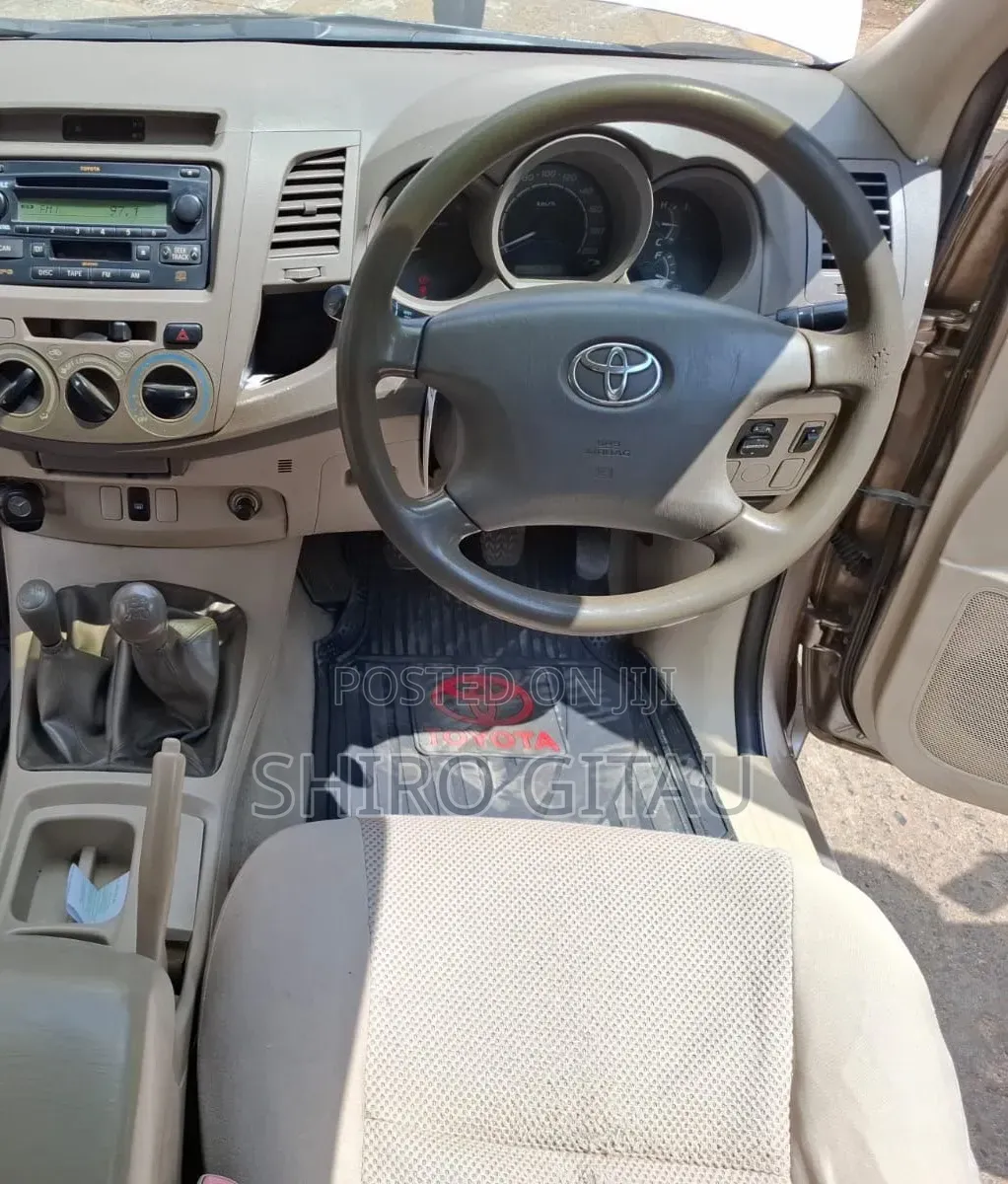 Toyota Hilux 2007 Silver