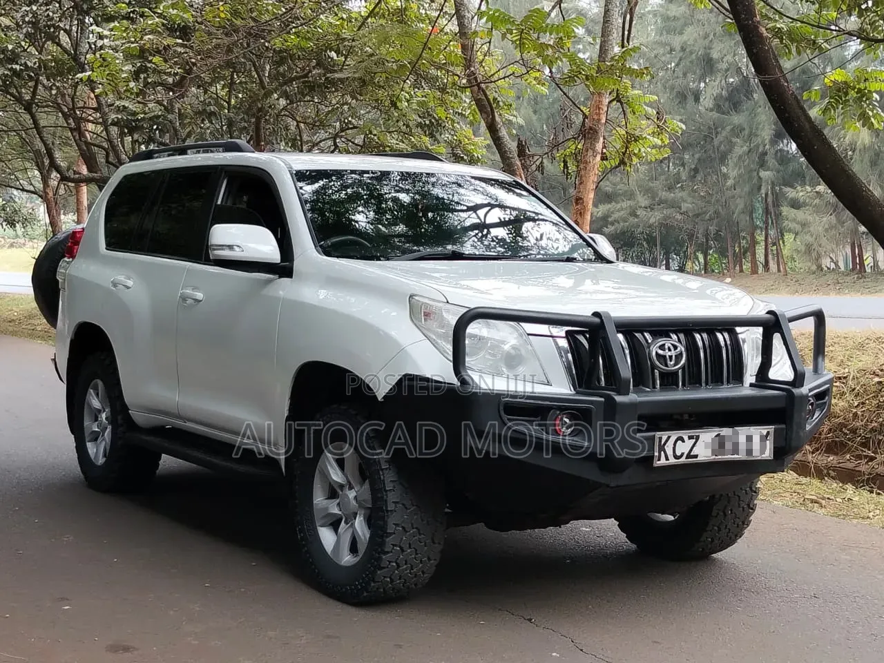 Toyota Land Cruiser Prado 2012 White