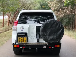 Toyota Land Cruiser Prado 2012 White