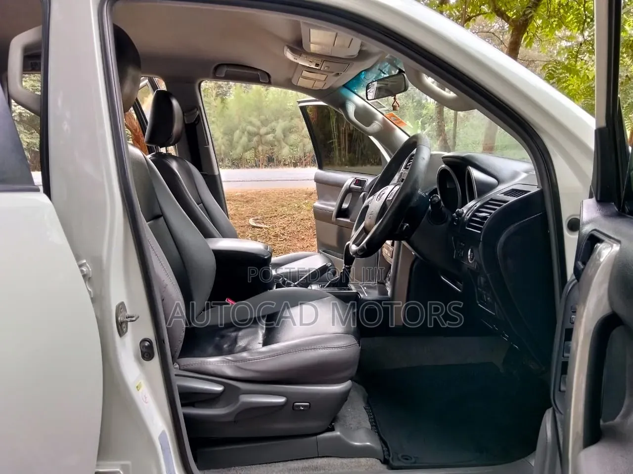 Toyota Land Cruiser Prado 2012 White