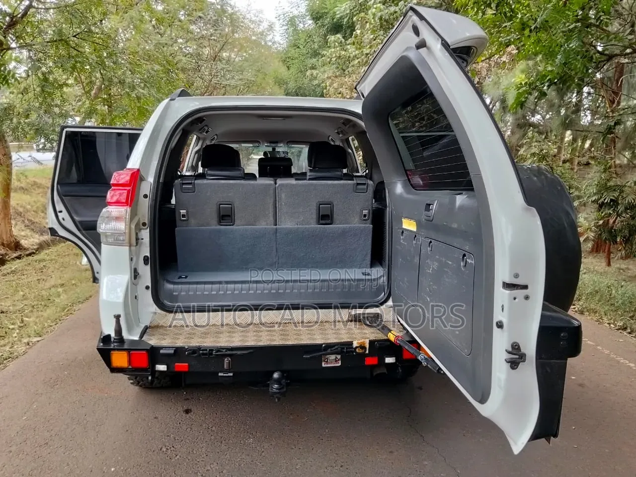Toyota Land Cruiser Prado 2012 White