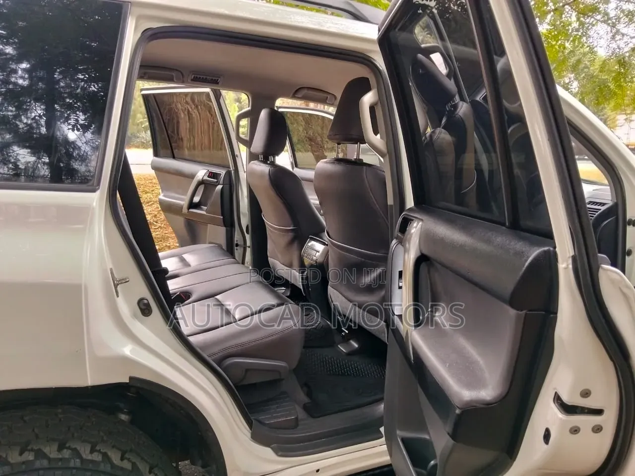 Toyota Land Cruiser Prado 2012 White