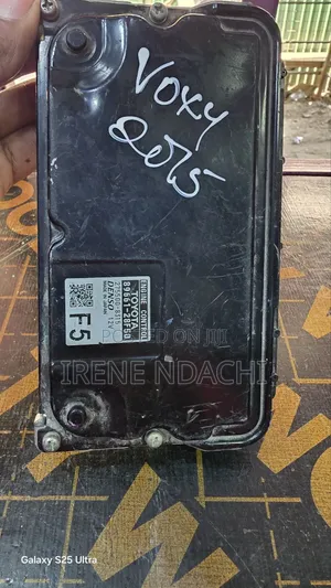 Ecu Voxy 2015
