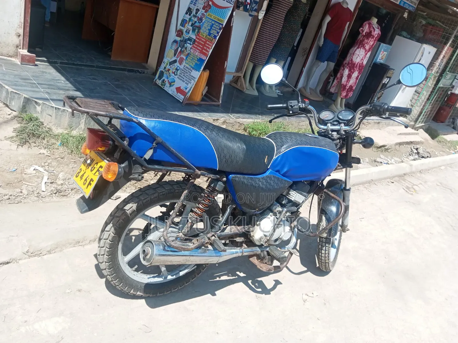 Bajaj Boxer BM100ES 2022 Red