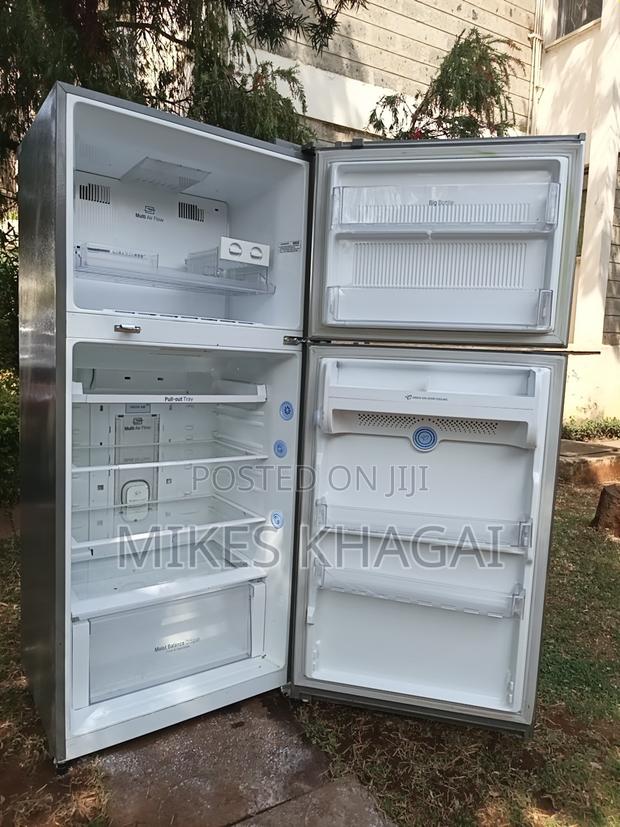LG Refrigerator - thumbnail 2