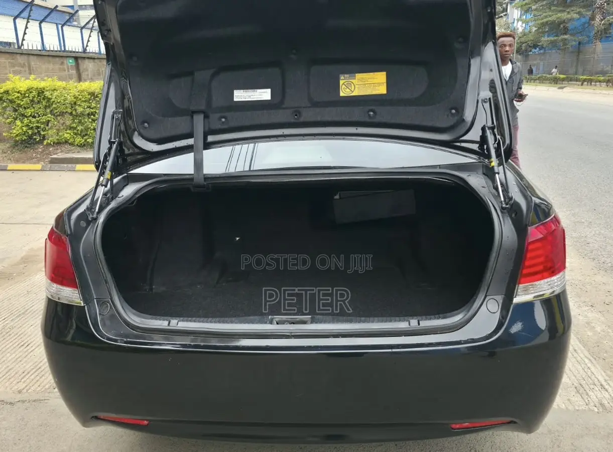 Toyota Crown 2013 Black