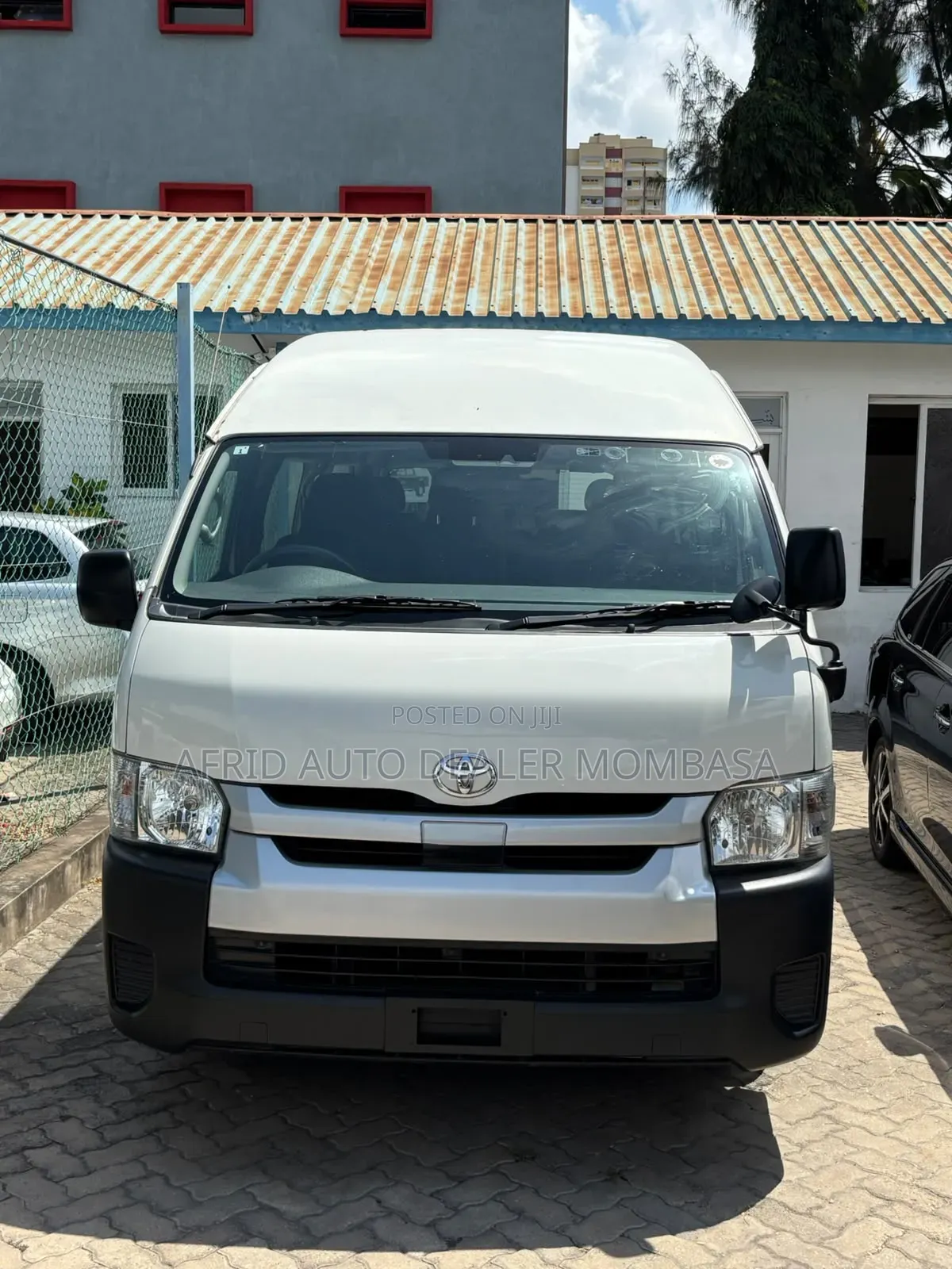 Toyota HiAce 2019 White