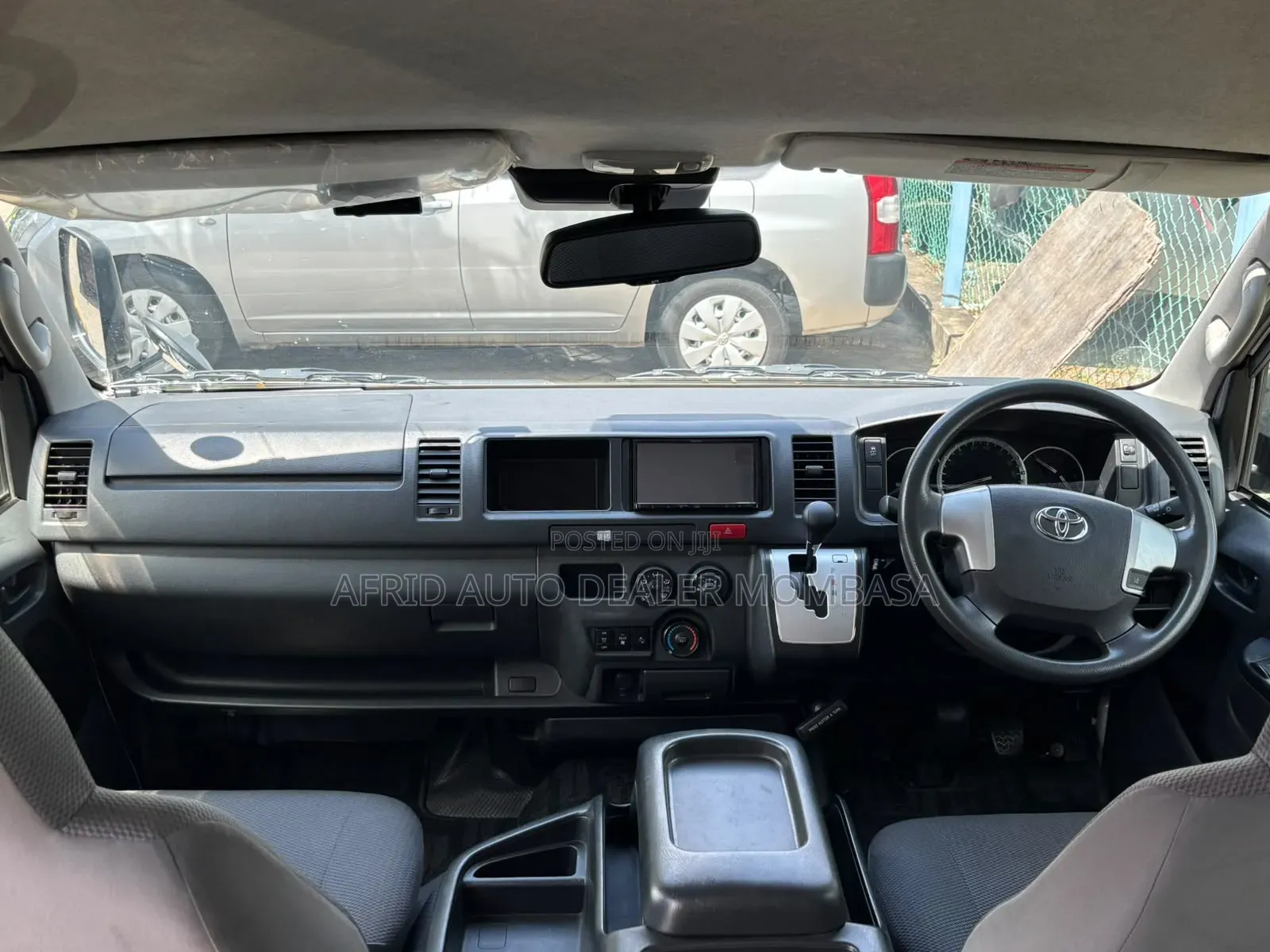 Toyota HiAce 2019 White