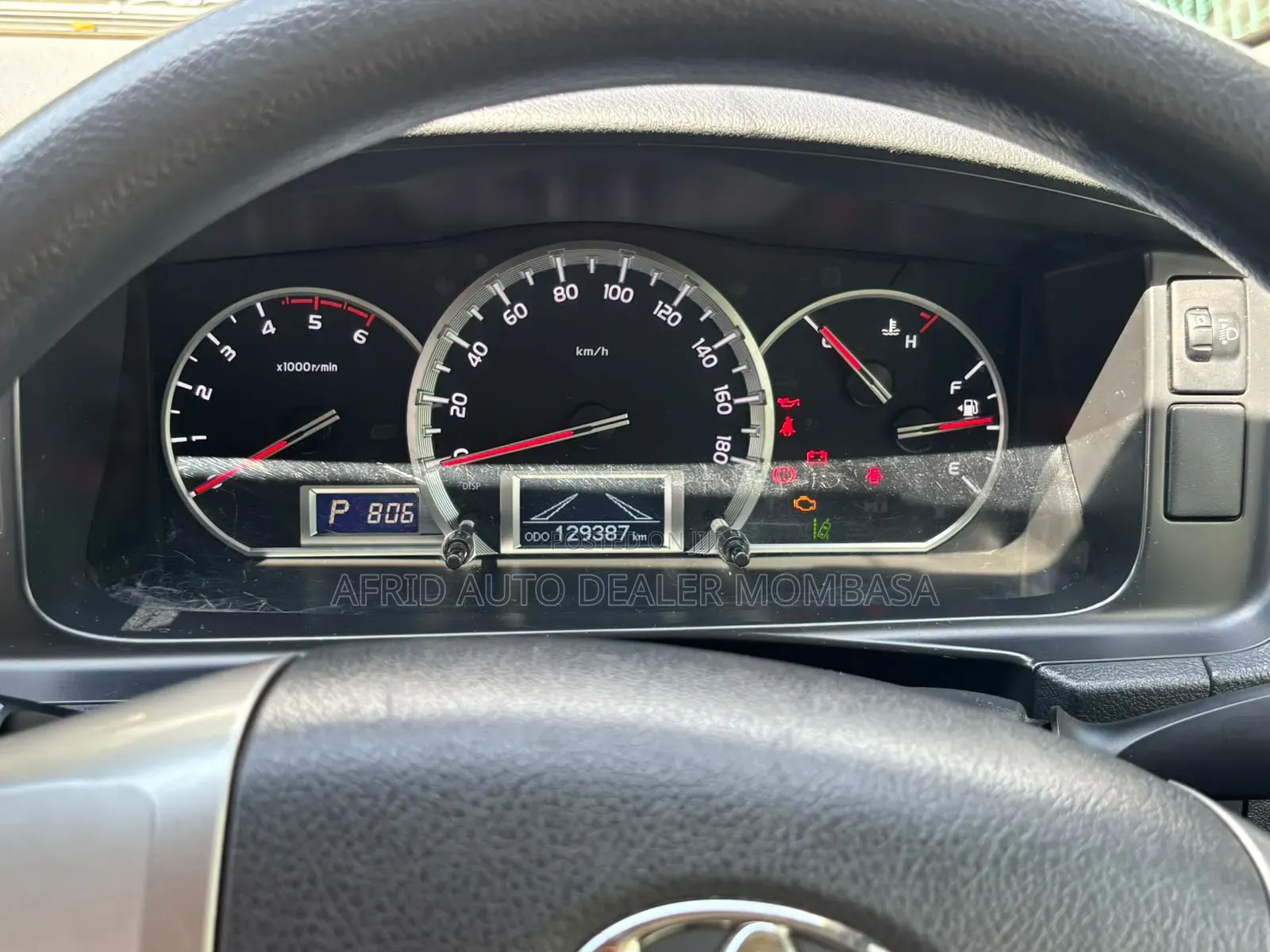 Toyota HiAce 2019 White