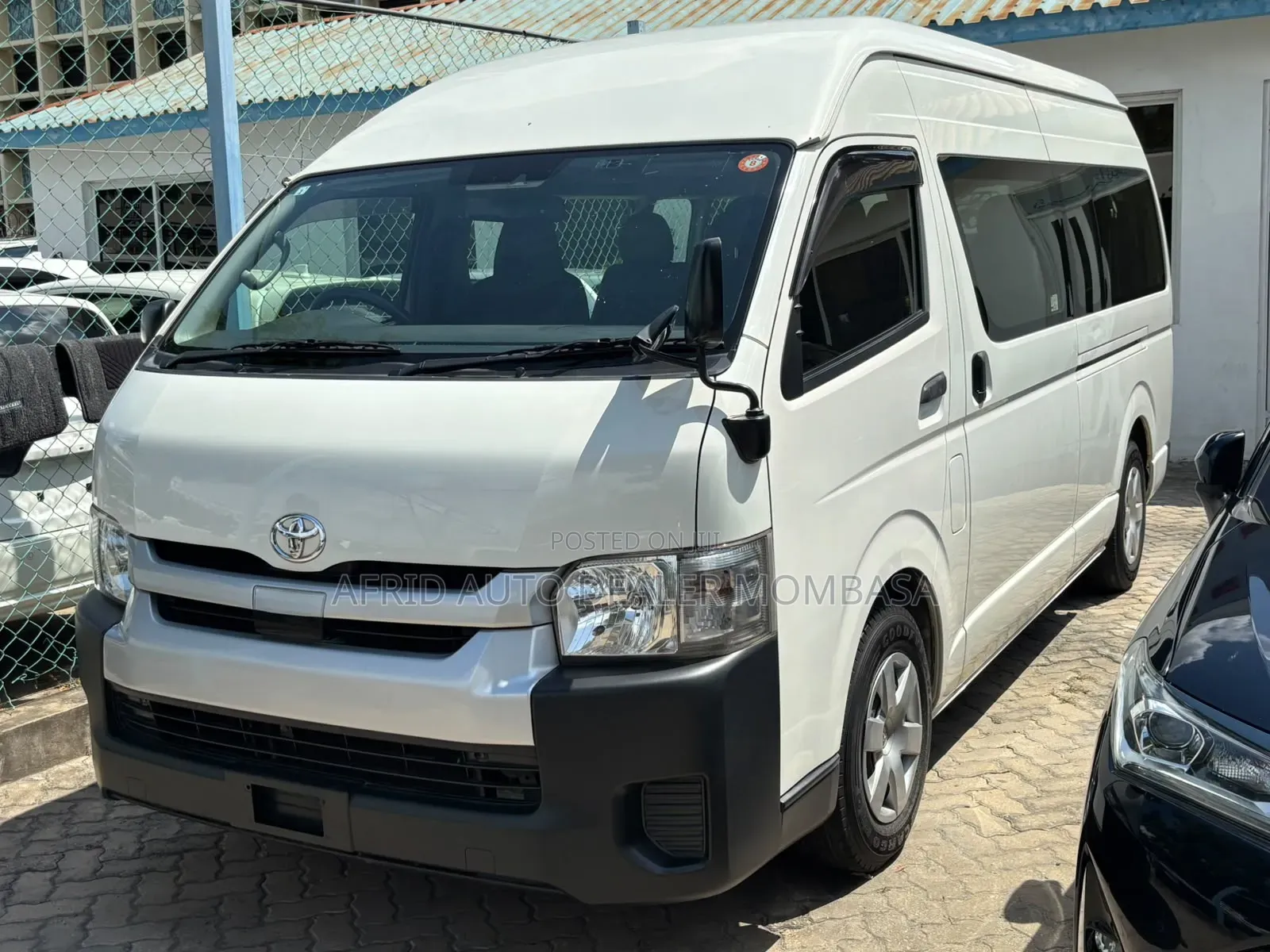 Toyota HiAce 2019 White