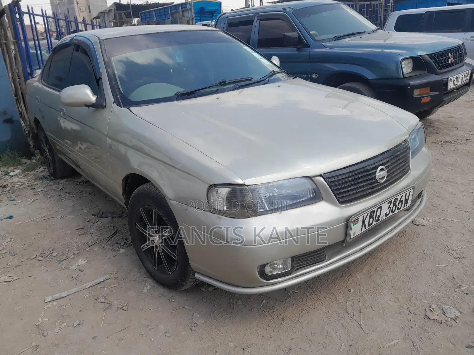 Nissan FB15 2005 Gold