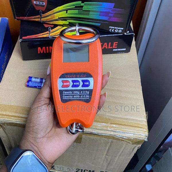 Proffesional 200 KG Digital Hanging Scale With Accurate Sensors