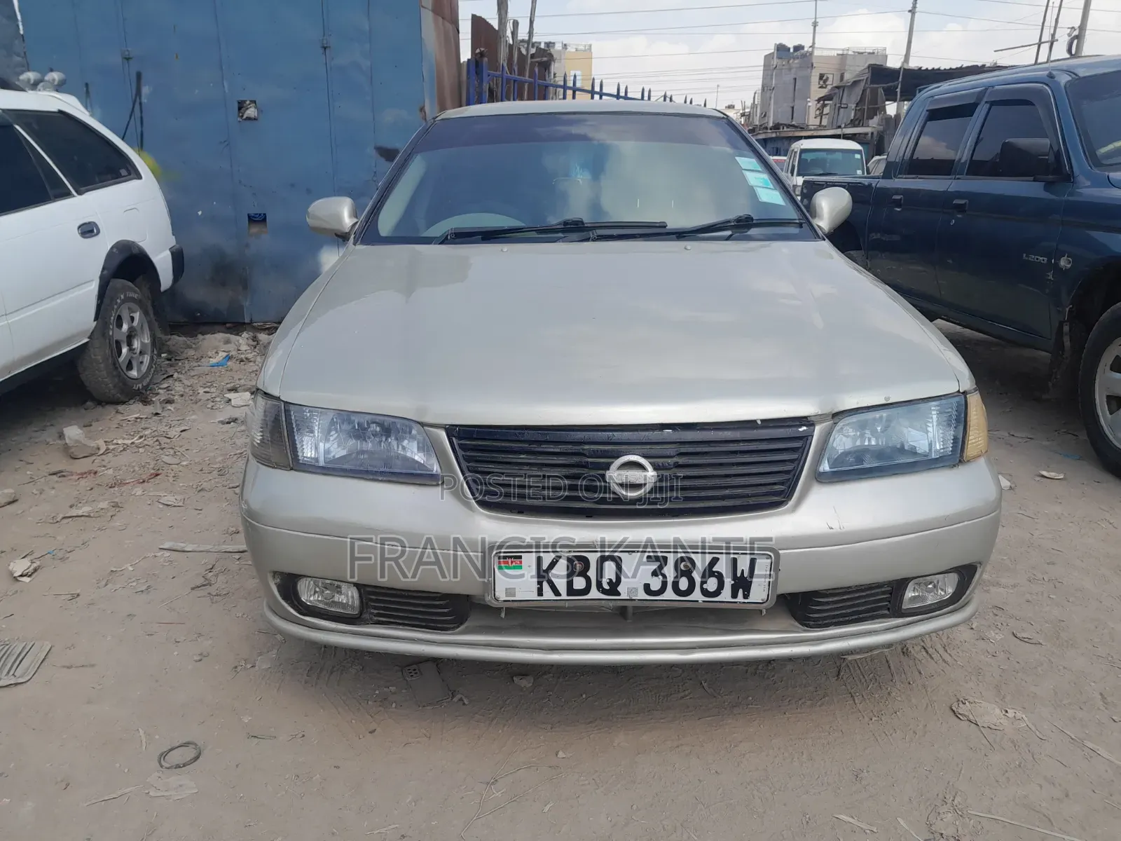 Nissan FB15 2005 Gold