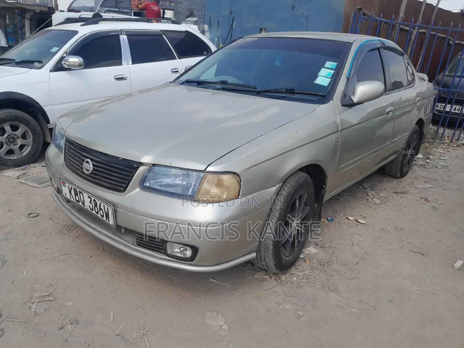 Nissan FB15 2005 Gold
