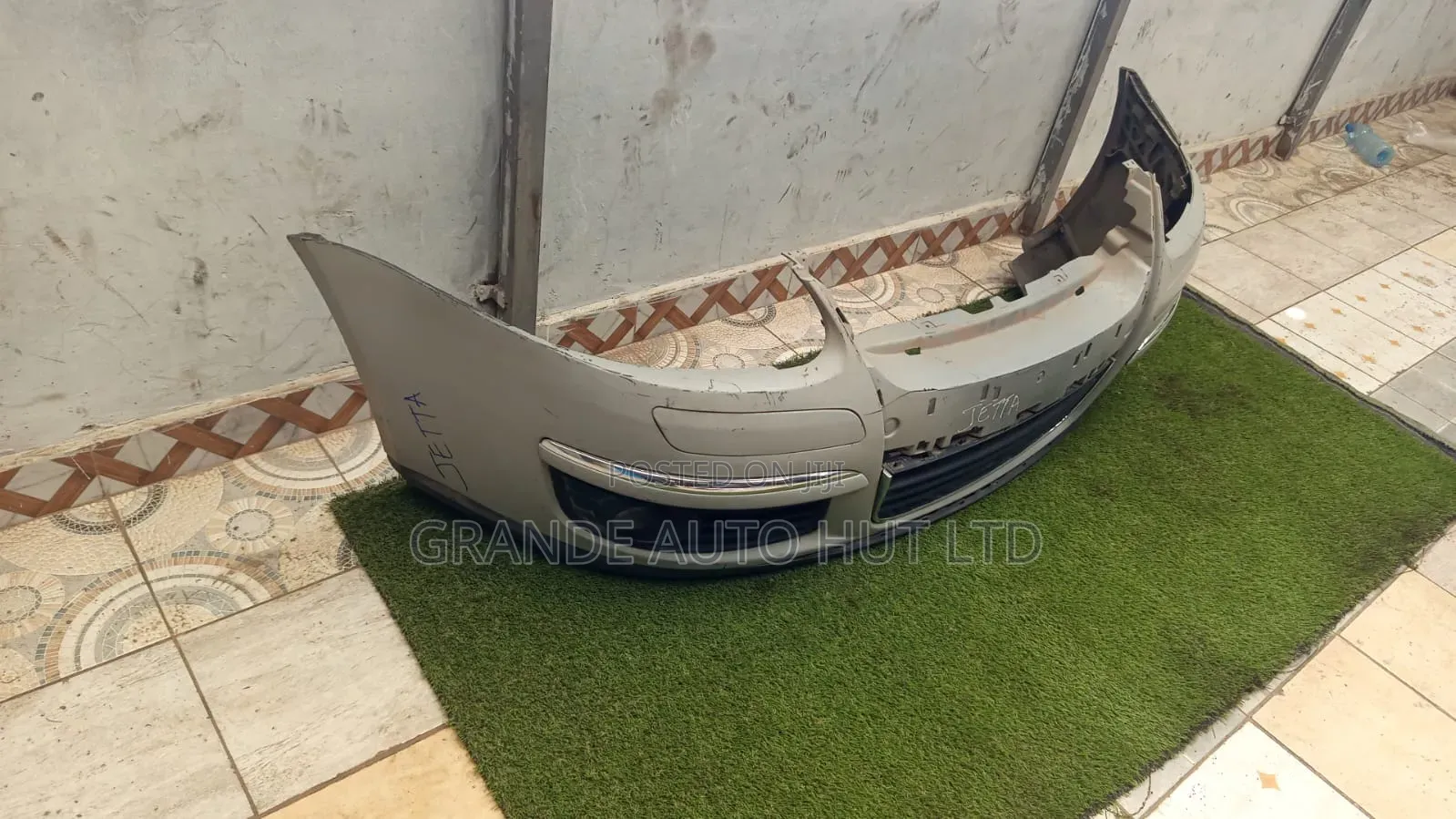 Volkswagen Jetta Bumper Front
