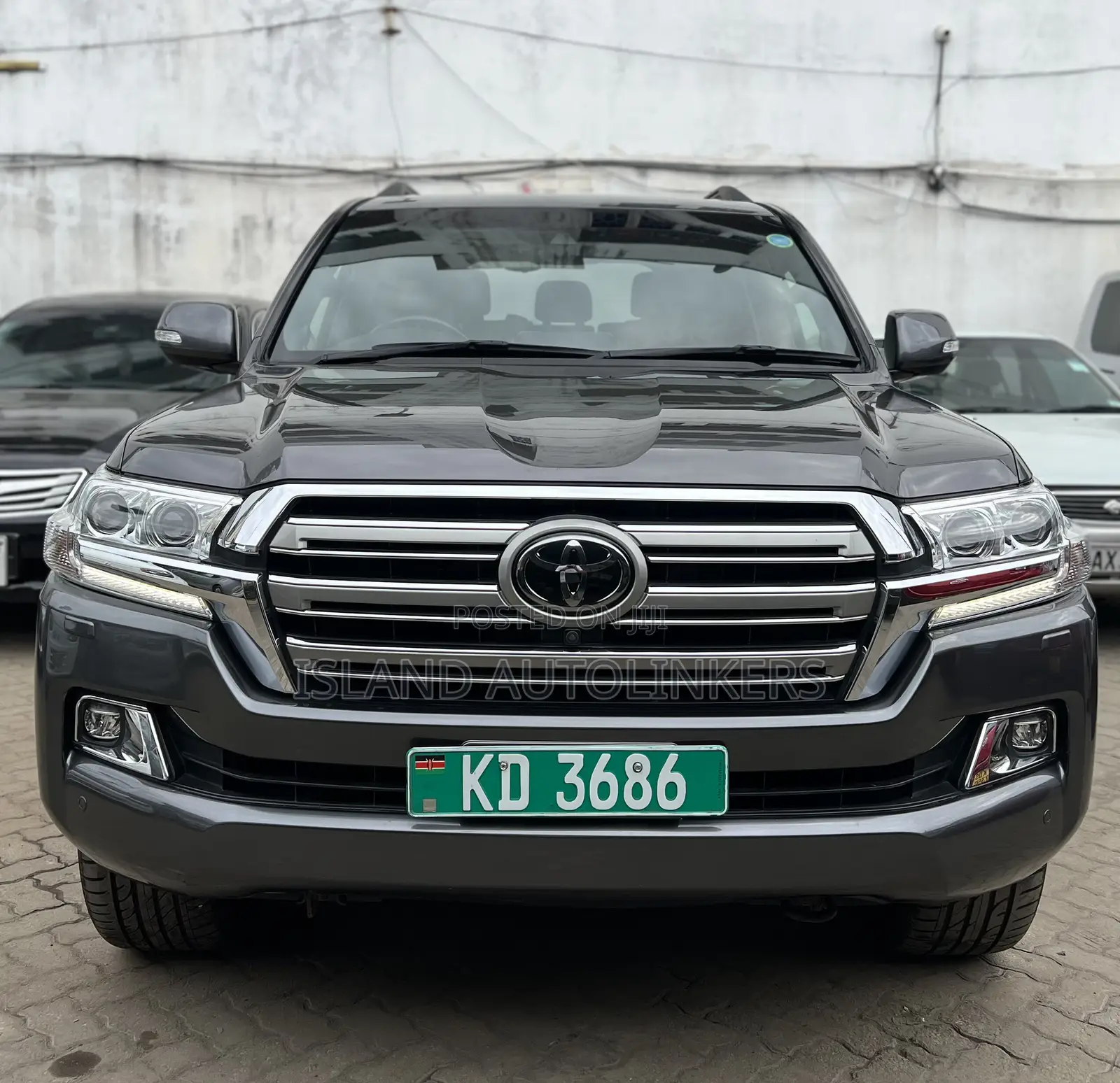 Toyota Land Cruiser 4.6 V8 ZX 2019 Gray