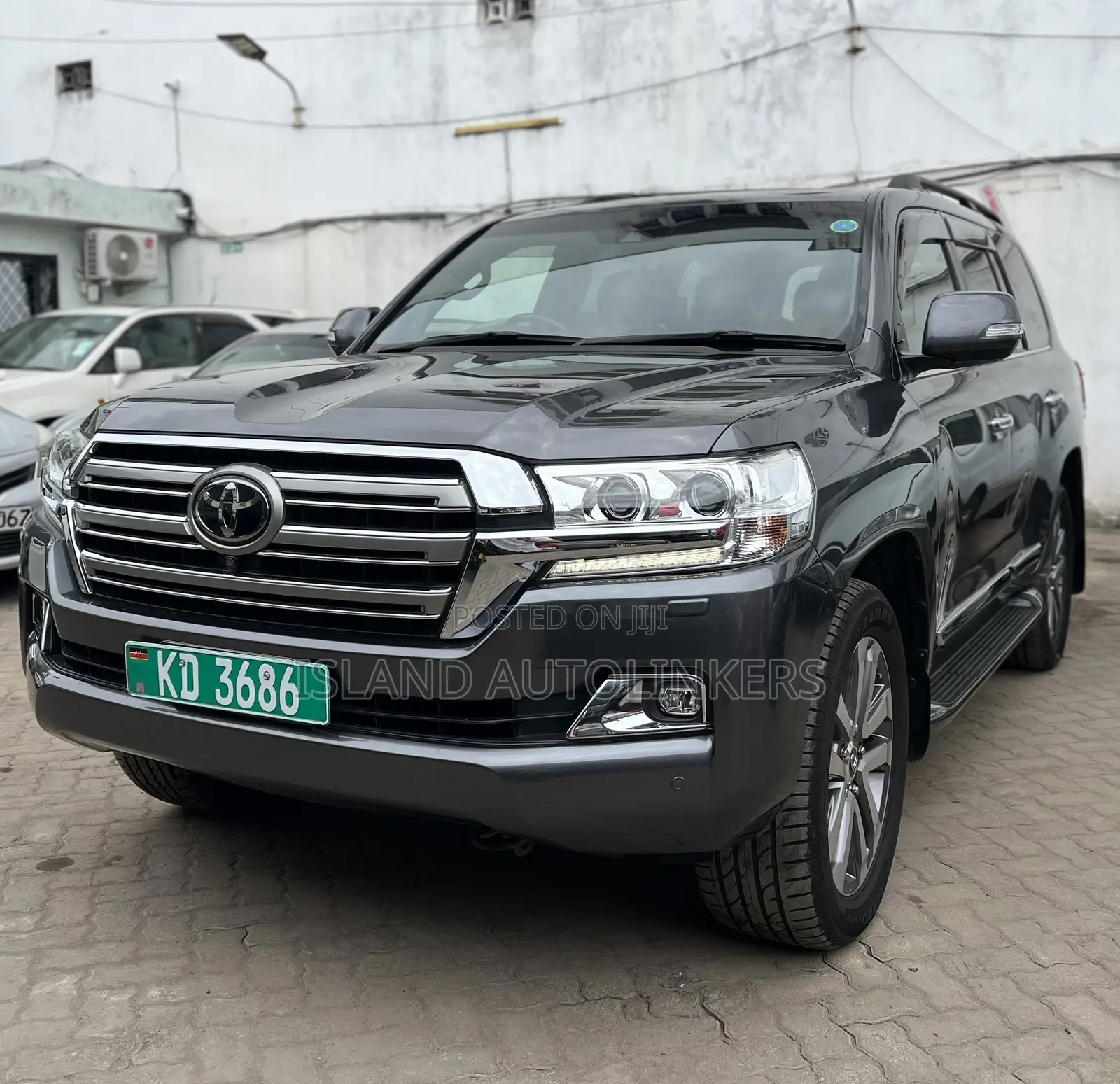 Toyota Land Cruiser 4.6 V8 ZX 2019 Gray