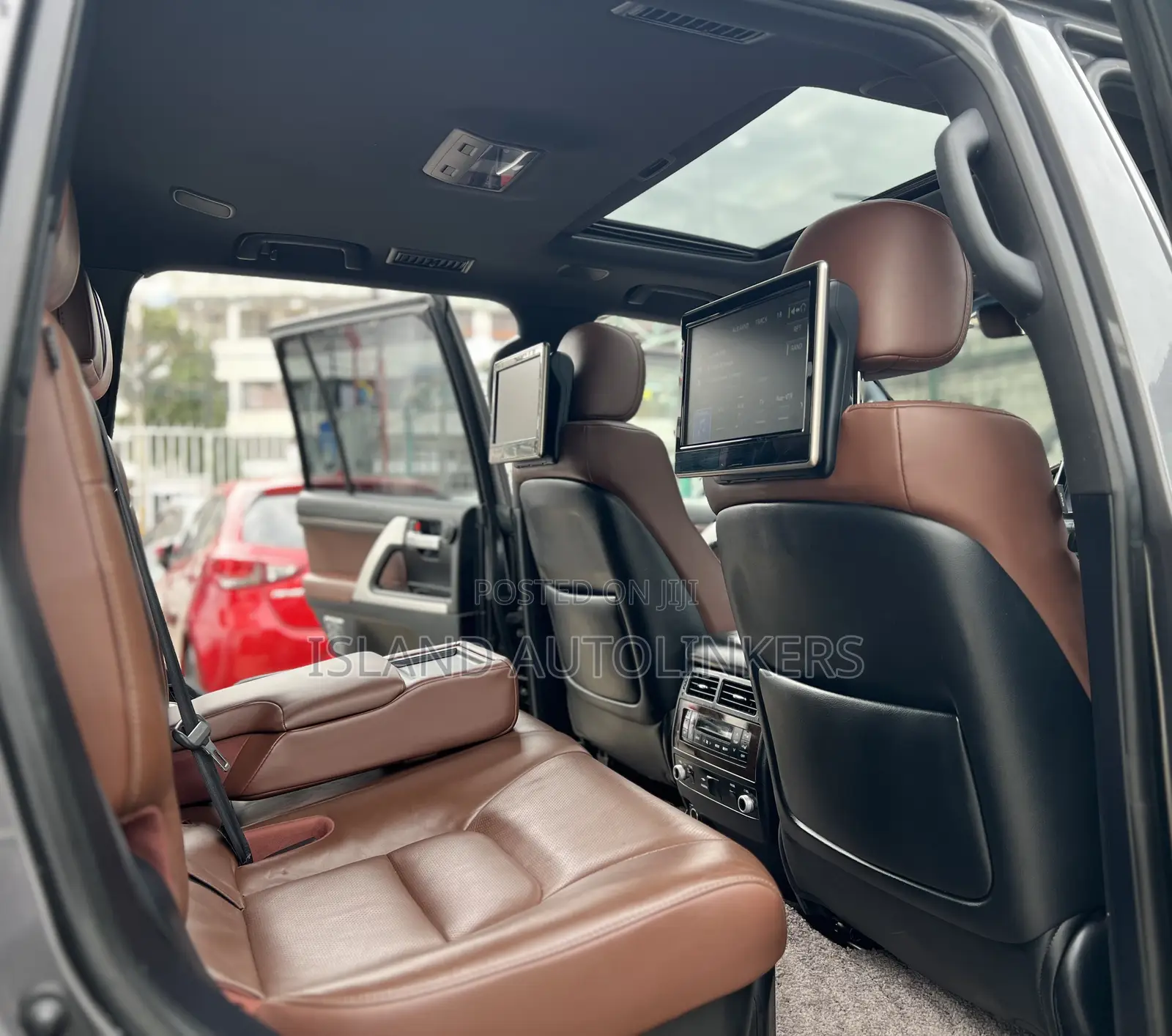 Toyota Land Cruiser 4.6 V8 ZX 2019 Gray