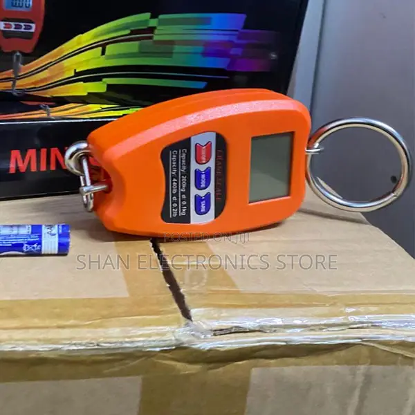Bright LCD Screen Tare and Hold Digital Hanging Scale 200kgs