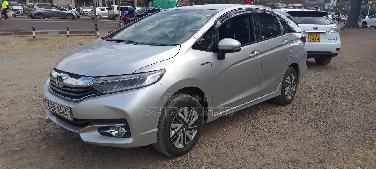 Honda Shuttle 2017 Silver