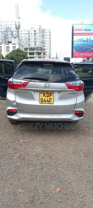 Honda Shuttle 2017 Silver
