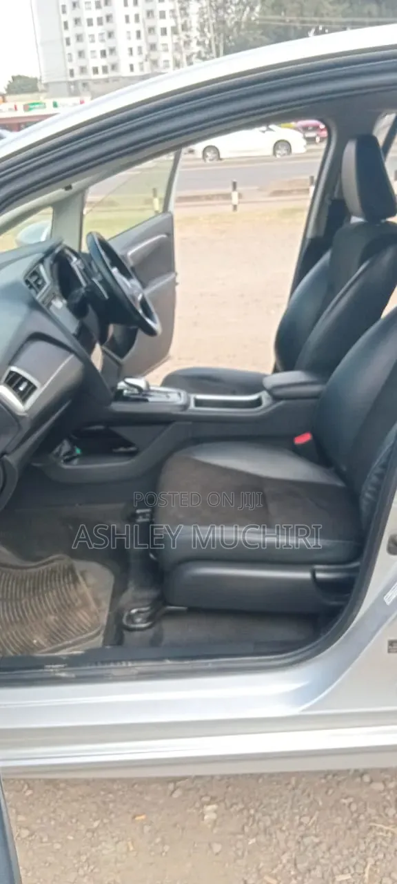 Honda Shuttle 2017 Silver