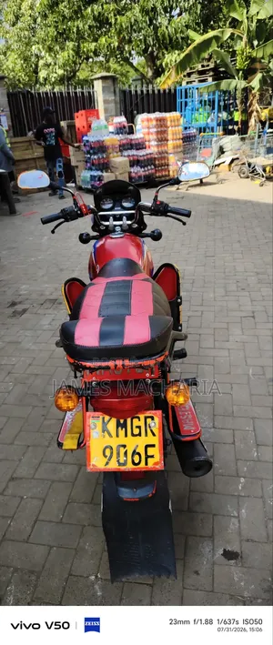Bajaj Boxer 125 2026 Red