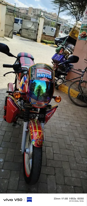 Bajaj Boxer 125 2026 Red