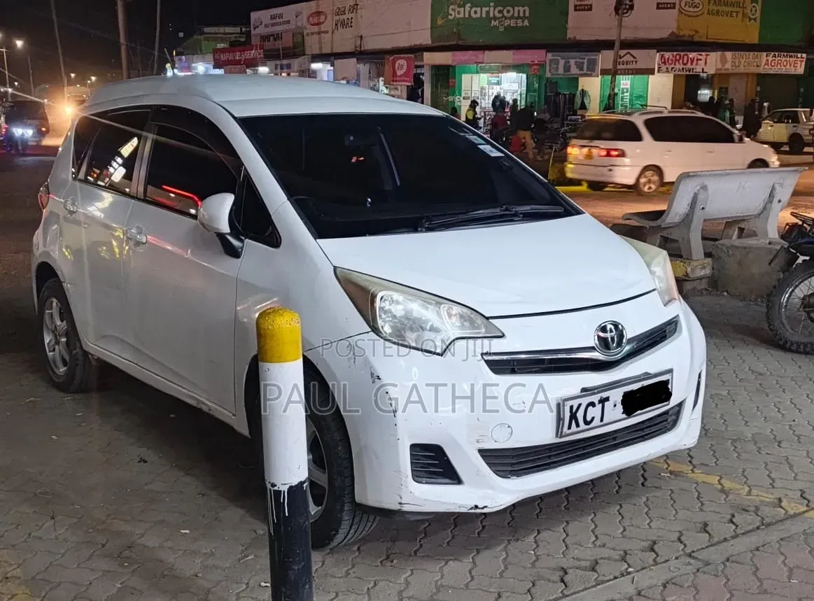Toyota Ractis 2012 Off white