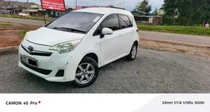 Toyota Ractis 2012 Off white