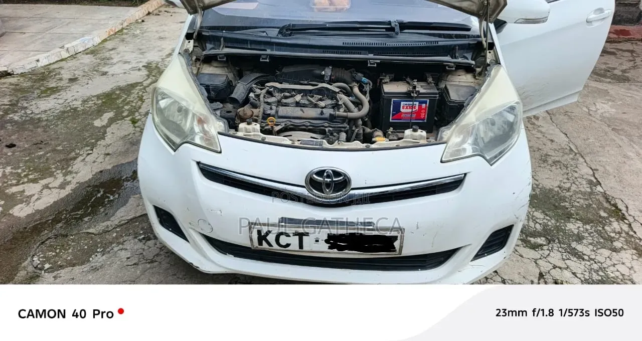 Toyota Ractis 2012 Off white